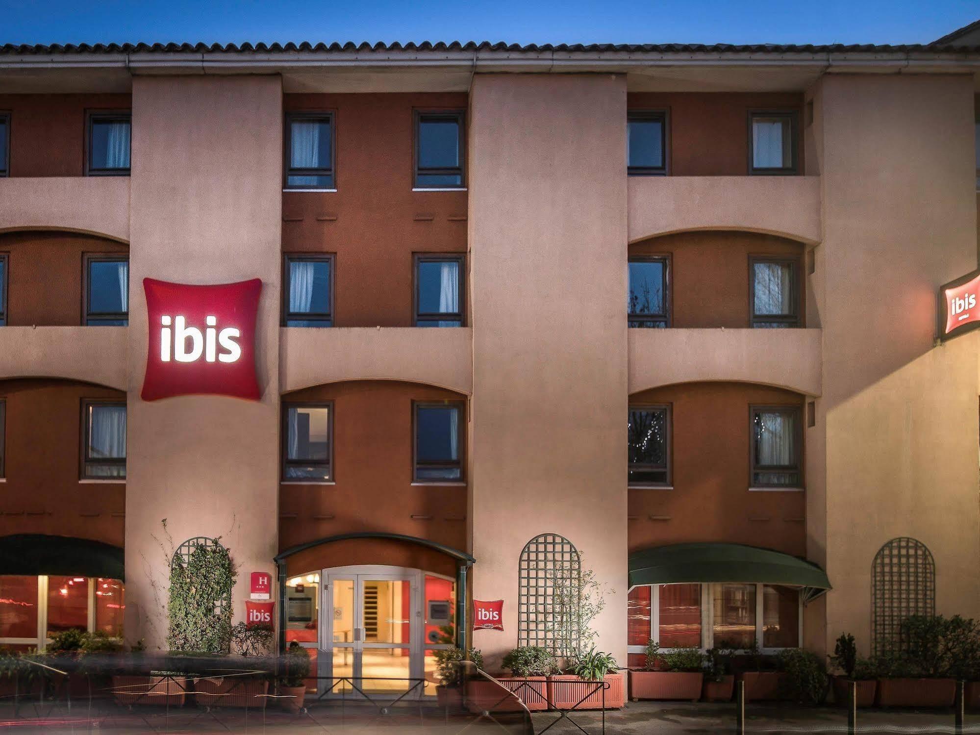 Ibis Carcassonne Centre - La Cite Exterior foto