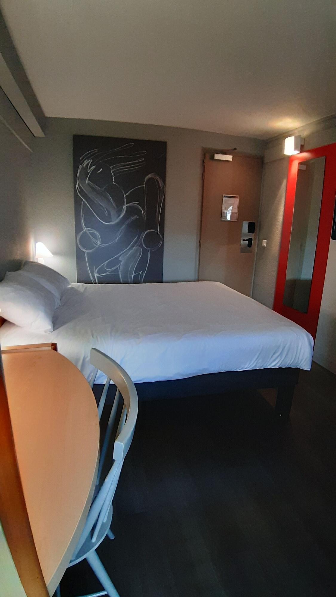 Ibis Carcassonne Centre - La Cite Exterior foto