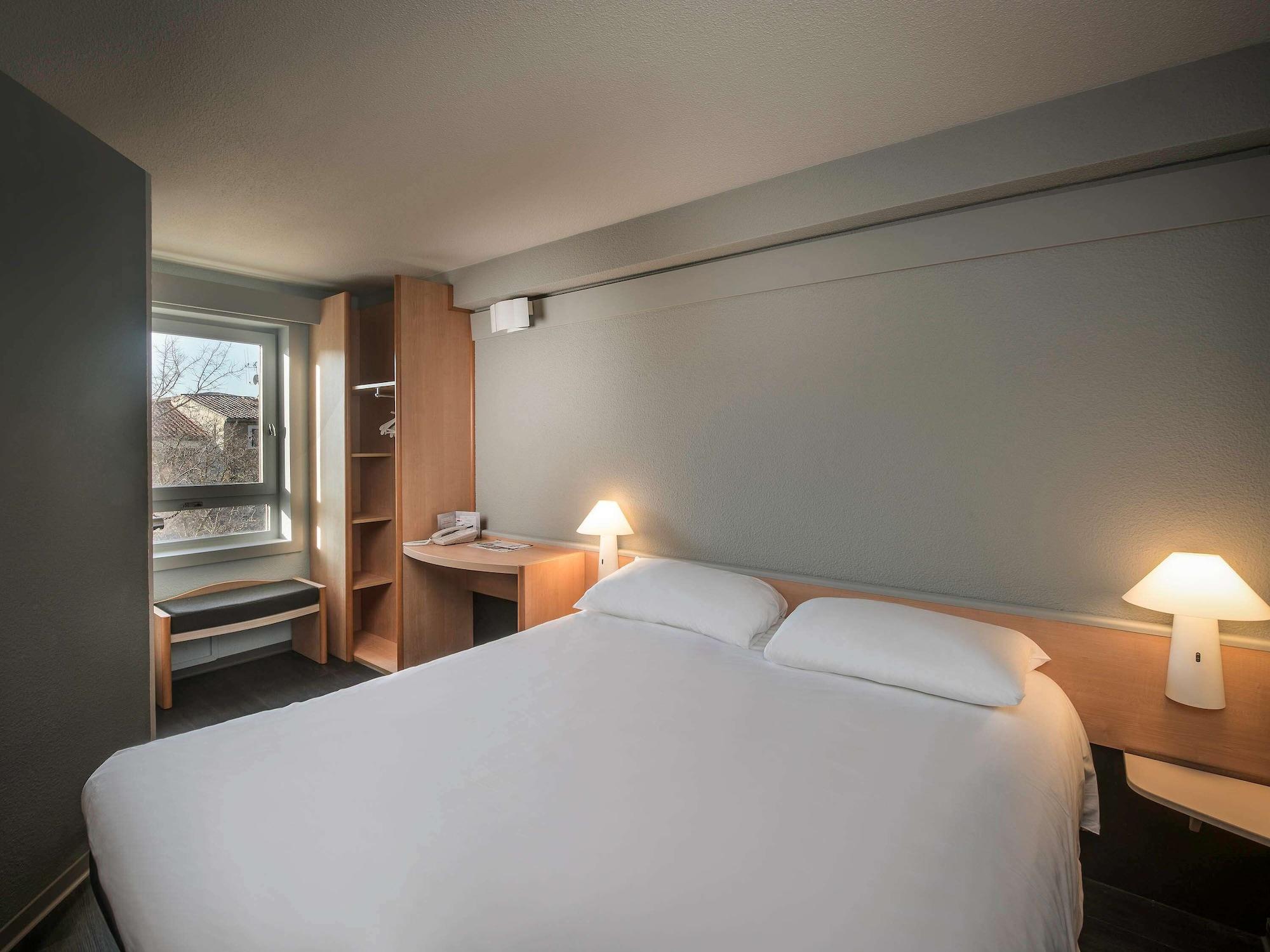 Ibis Carcassonne Centre - La Cite Exterior foto