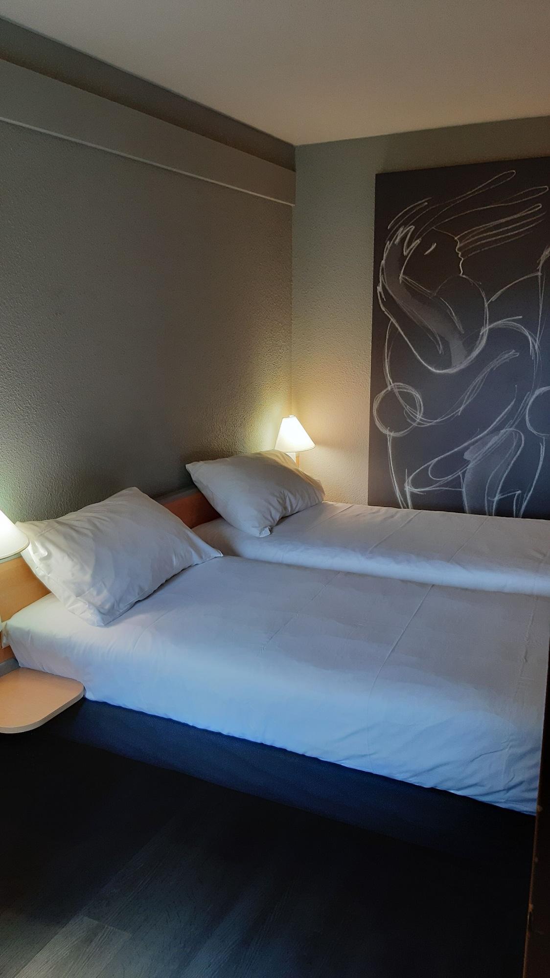 Ibis Carcassonne Centre - La Cite Exterior foto