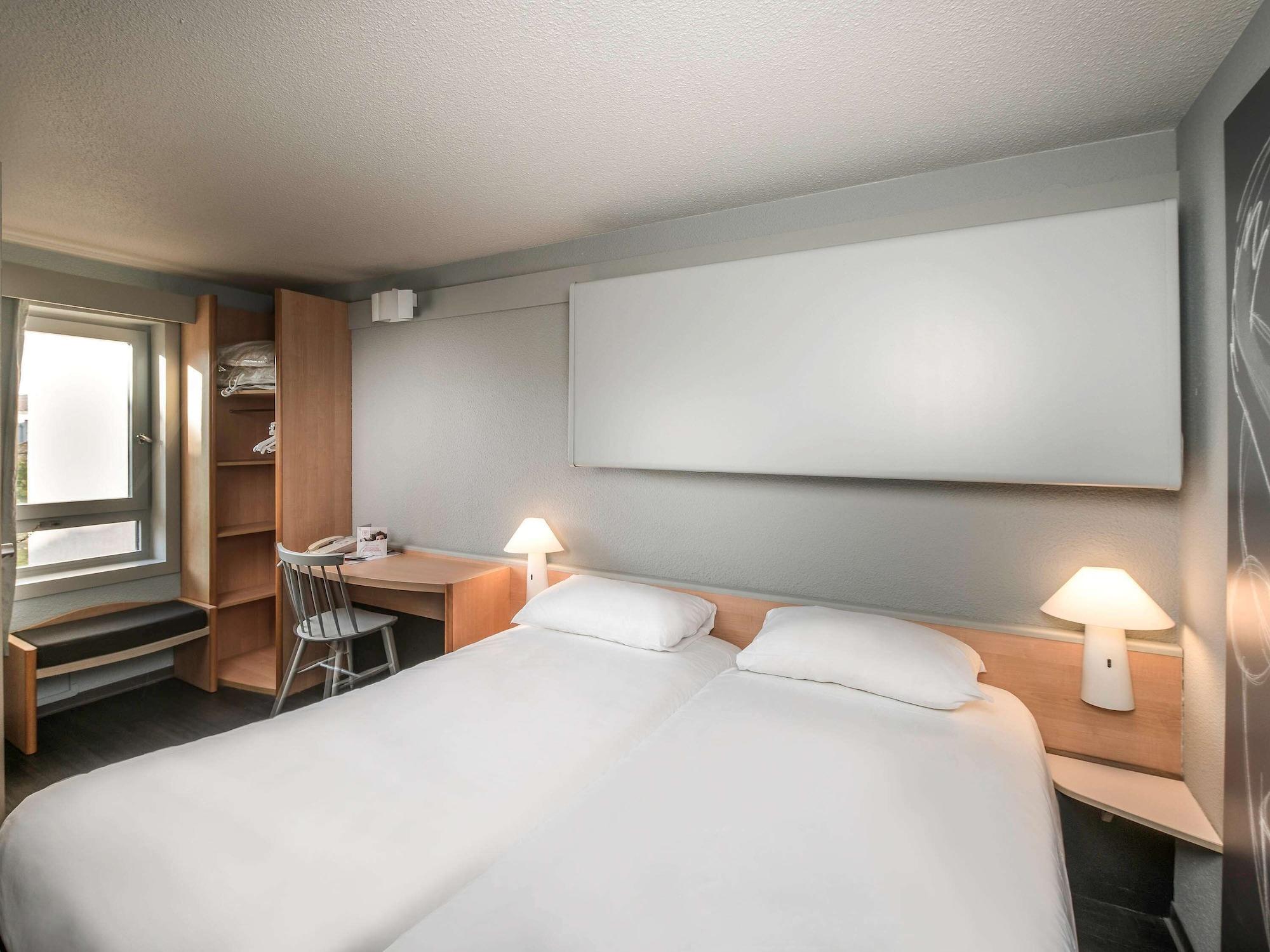 Ibis Carcassonne Centre - La Cite Exterior foto