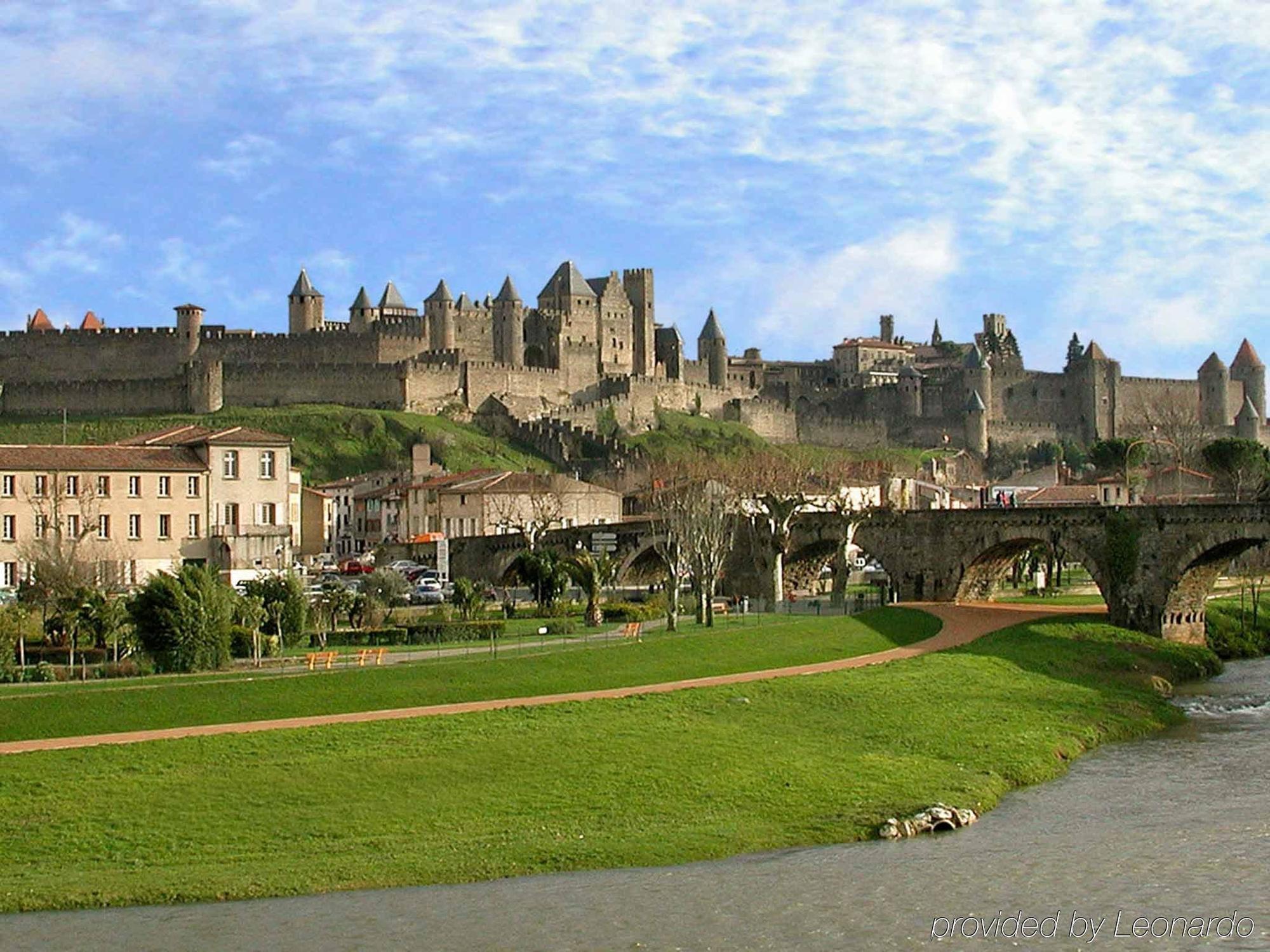 Ibis Carcassonne Centre - La Cite Exterior foto