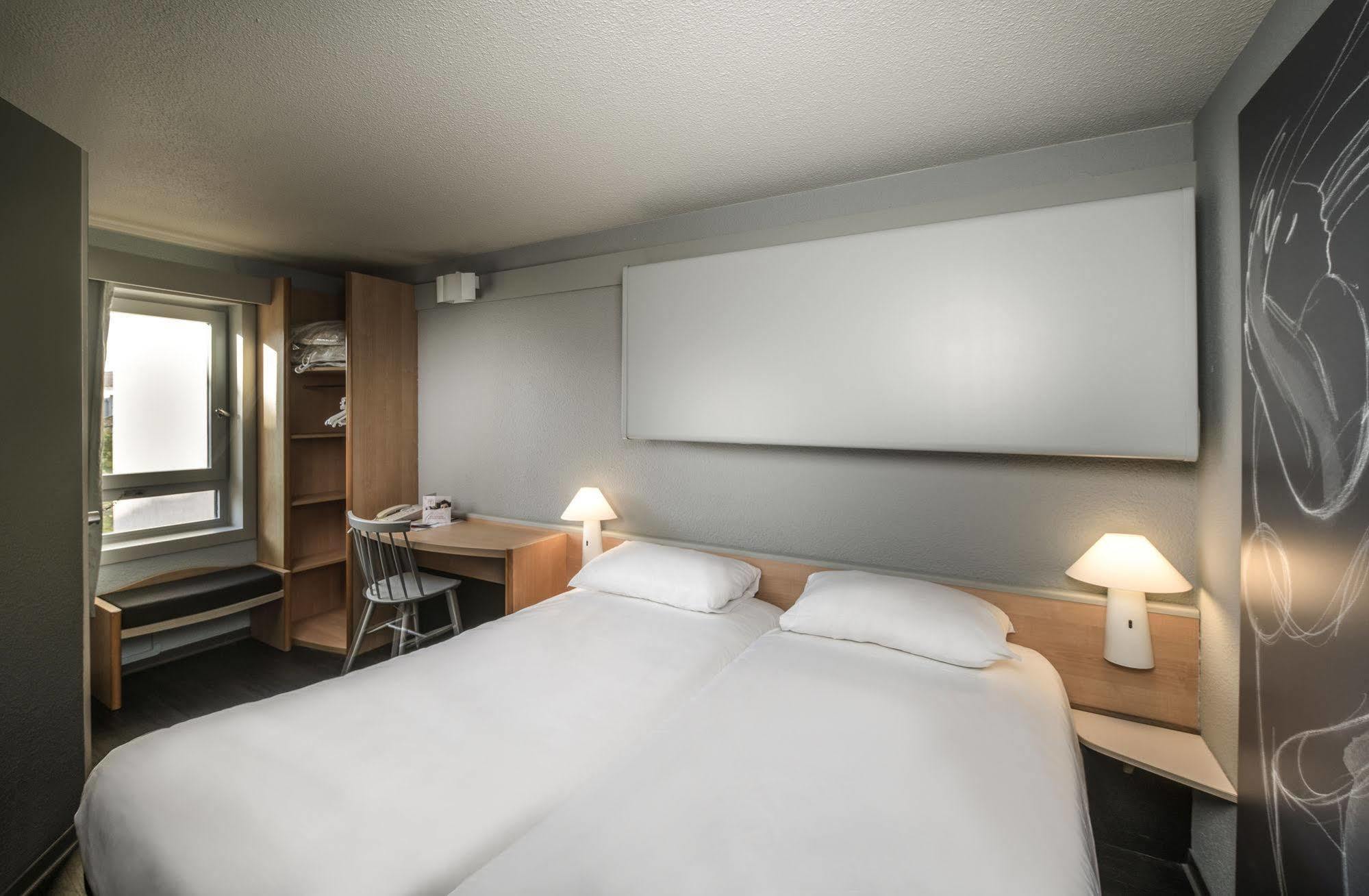 Ibis Carcassonne Centre - La Cite Exterior foto